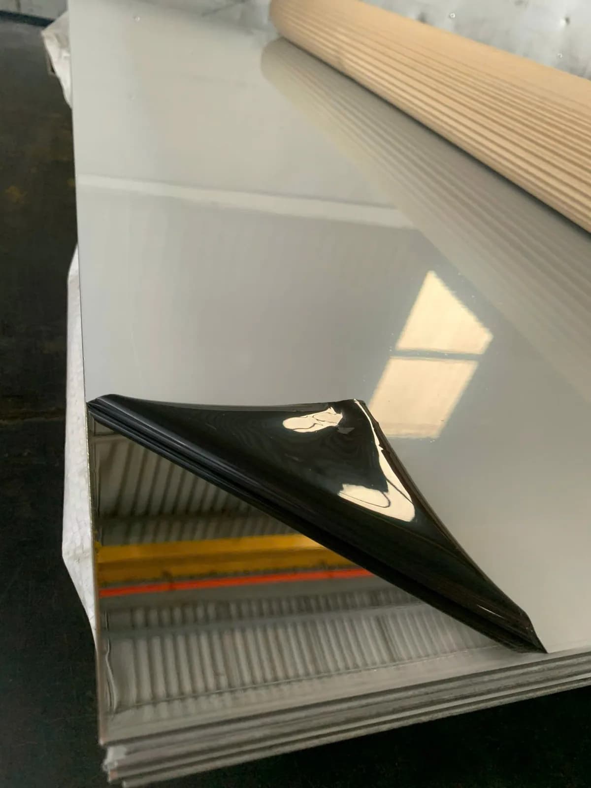 Tấm inox 304/BA/PVC 2.0 x 1220 x 2440