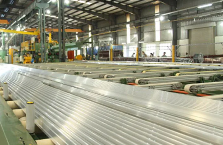 Cuối Tháng 10 vs Đầu Tháng 11 — Nên Mua Nhôm Hay Inox Trước Khi Giá Lướt Sóng? – hình 1